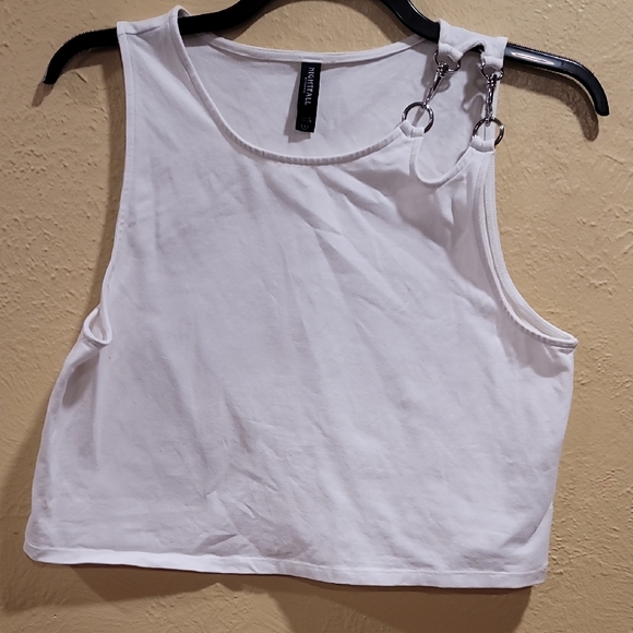 Torrid Nightfall 3 White Tank Top with Chain Accent - Picture 1 of 4